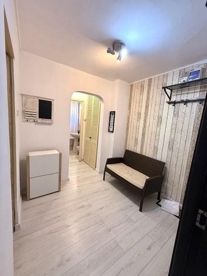 Apartament cu 2 camere decomandat în Nicolina