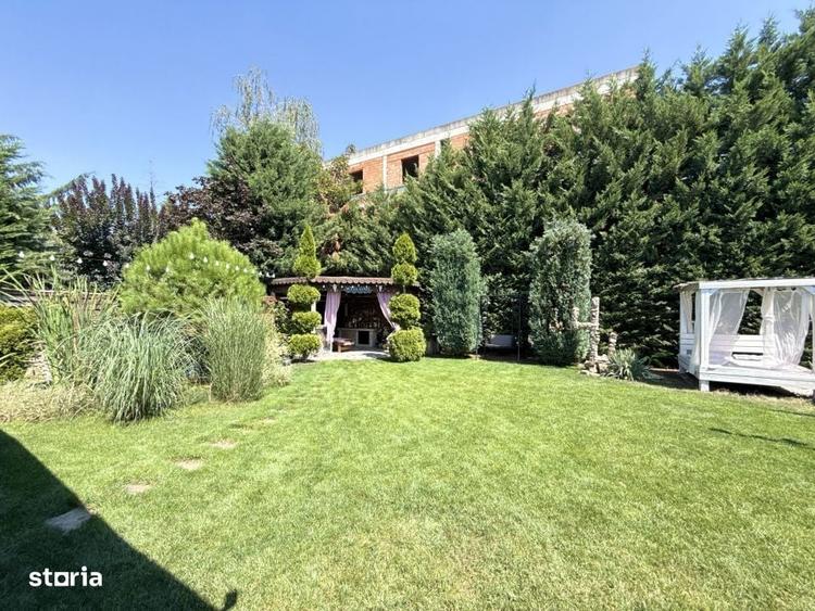 Casă cu 4 camere în Central