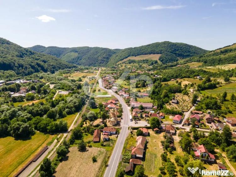 Casă cu 3 camere cu Teren 3288 Mp în Bucea
