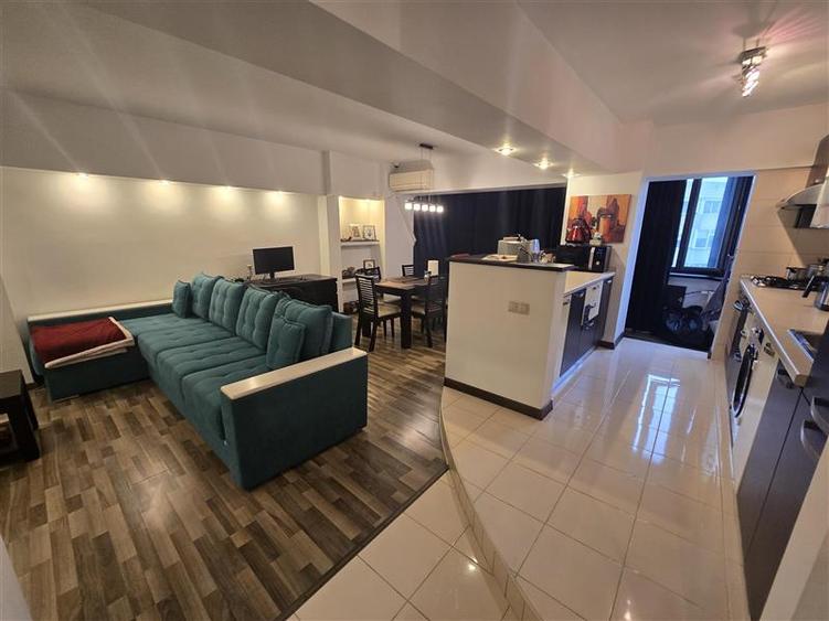 Apartament cu 2 camere decomandat, mobilat în Casa de Cultură