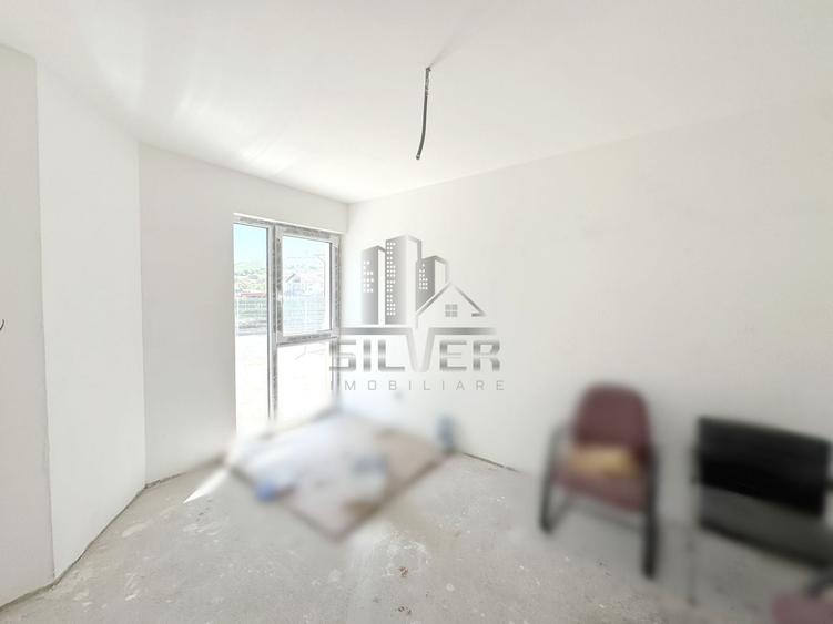 Duplex cu 5 camere cu Canalizare în Chinteni