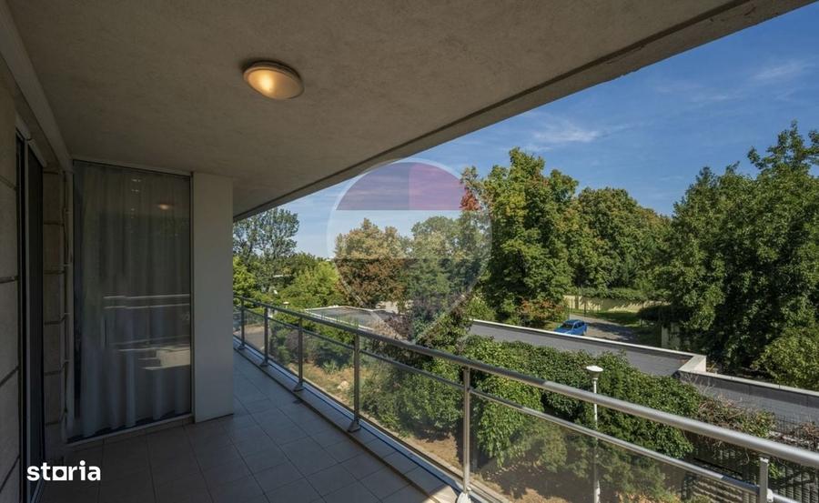 Apartament cu 4 camere decomandat în Primăverii