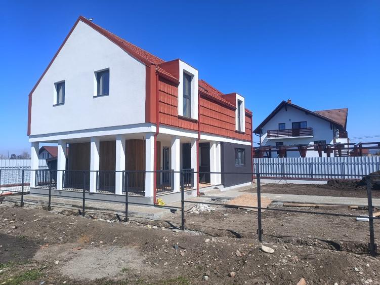 Casă individuală cu 4 camere cu Teren 550 Mp în Prejmer