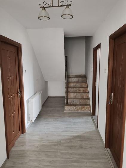 Casă cu 4 camere cu Teren 1350 Mp în Predești