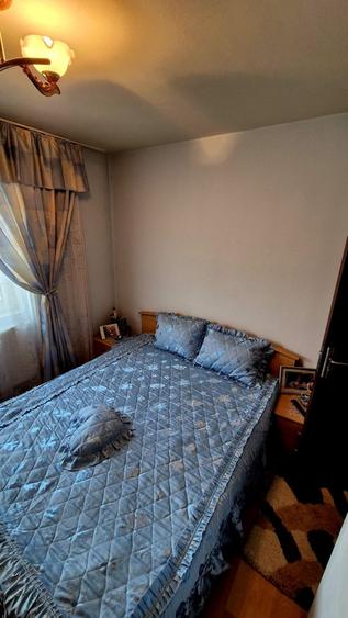 Apartament cu 3 camere în Cetate