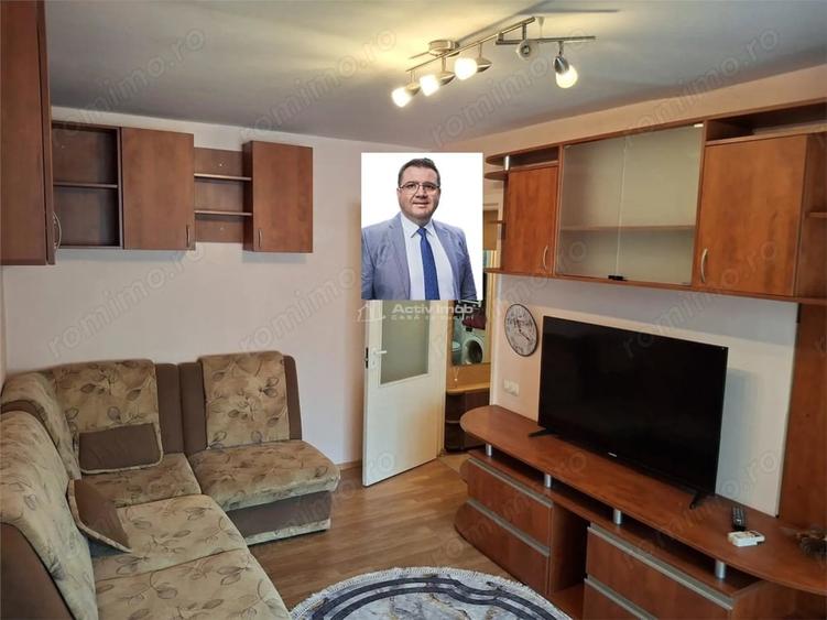 Apartament cu 3 camere semidecomandat în Micro II