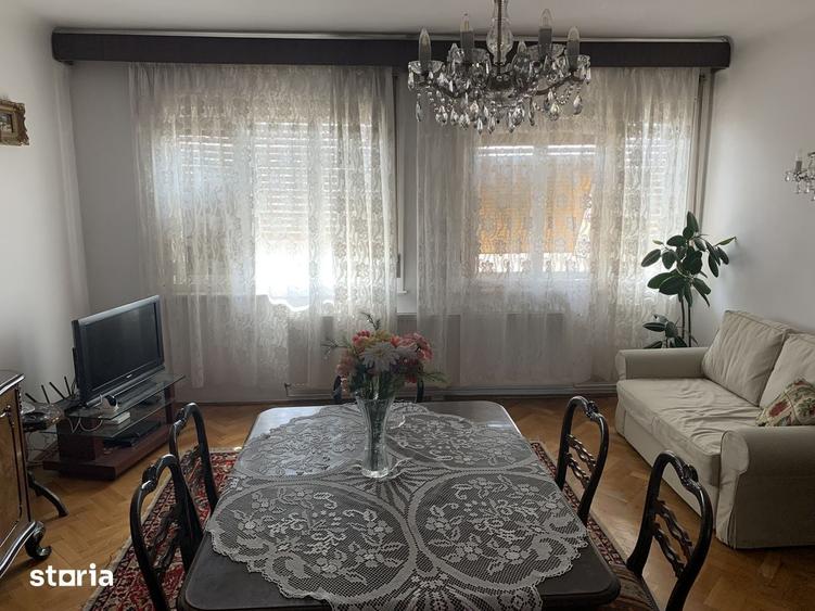 Apartament cu 3 camere decomandat, mobilat în Gruia