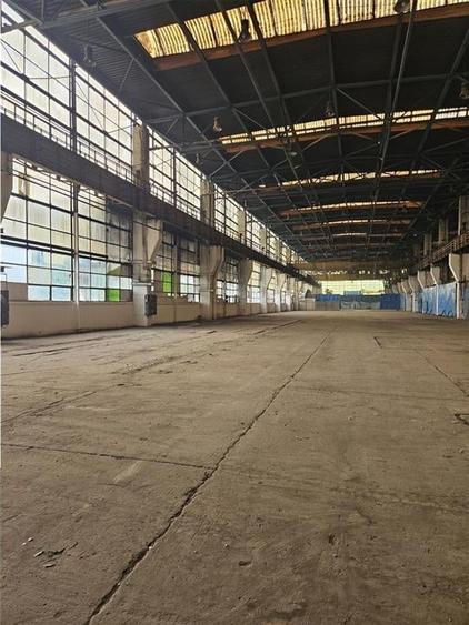 Spațiu industrial, de 5,900 mp, în Industrial