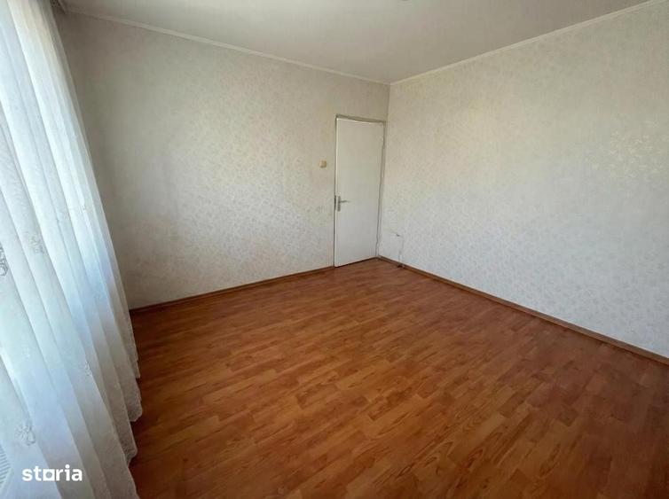 Apartament cu 3 camere decomandat în Rahova