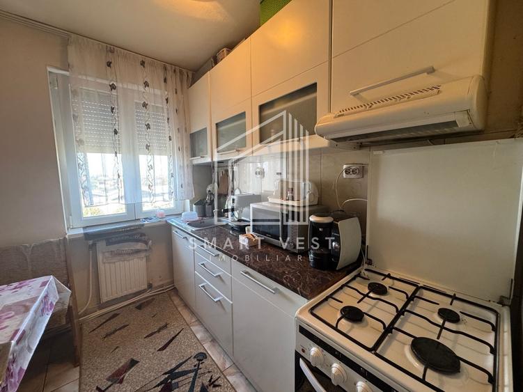 Apartament cu 2 camere decomandat, mobilat în Botizului