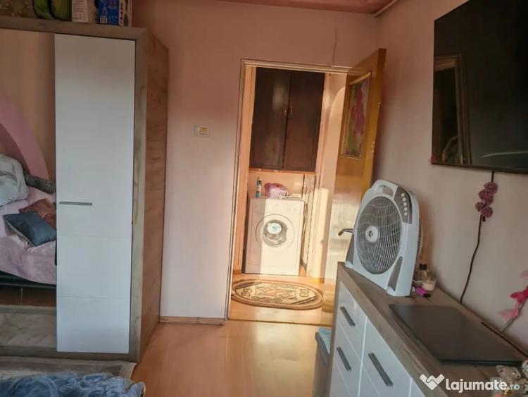 Apartament cu 2 camere semidecomandat în Dacia