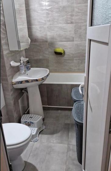 Apartament cu 2 camere decomandat în Eremia