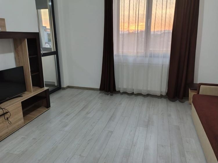 Garsonieră decomandată în Central