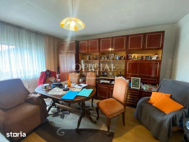 Apartament cu 4 camere decomandat în Dâmbul Rotund