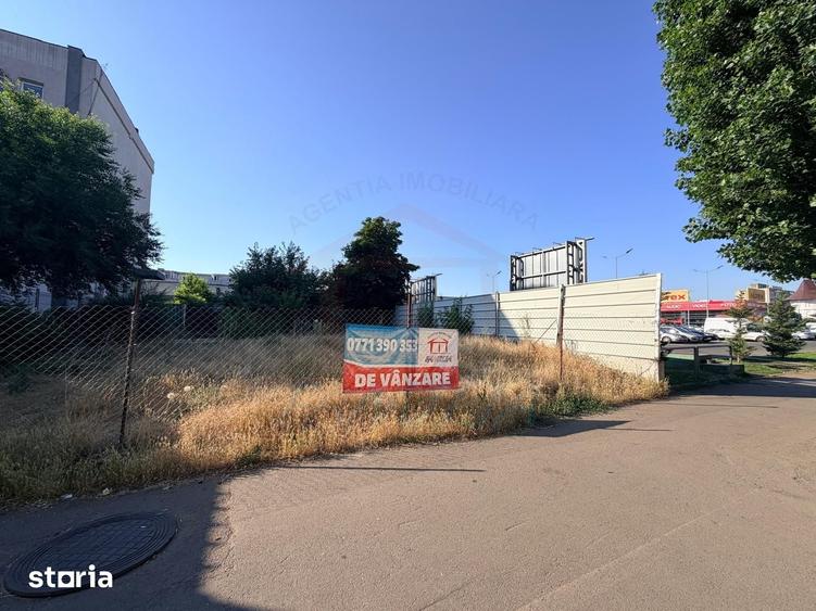 Teren de 300 mp, în Micro 21