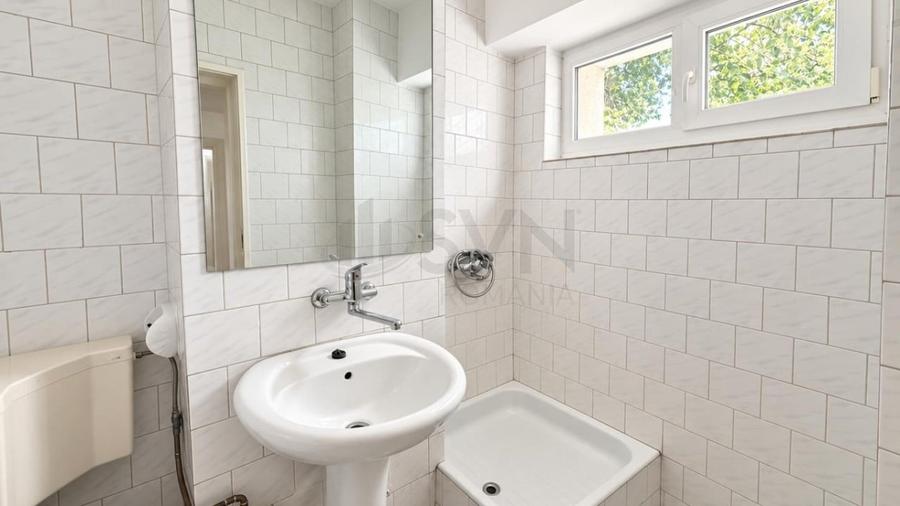 Apartament cu 4 camere decomandat, mobilat în Cișmigiu