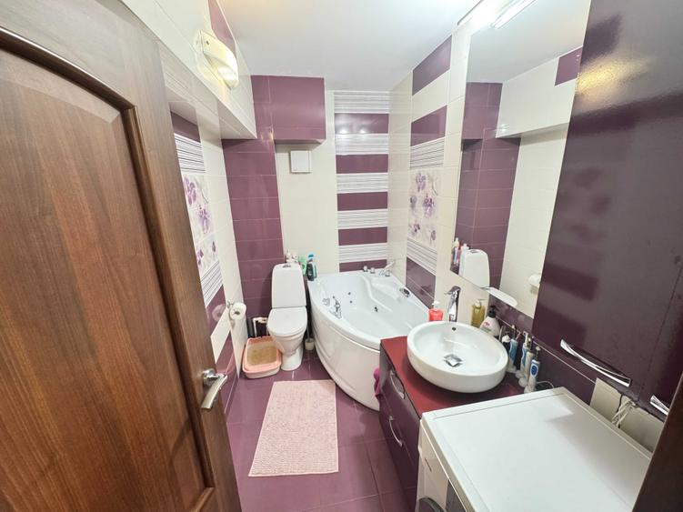 Apartament cu 3 camere decomandat, mobilat în Păcurari