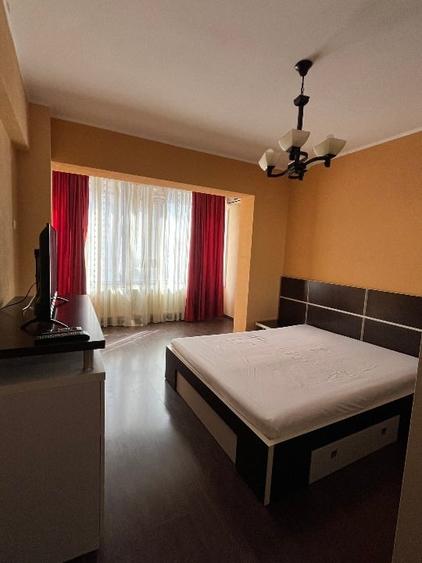 Apartament cu 2 camere decomandat, mobilat în