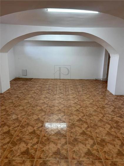 Spațiu comercial, de 100 mp, în Sinaia