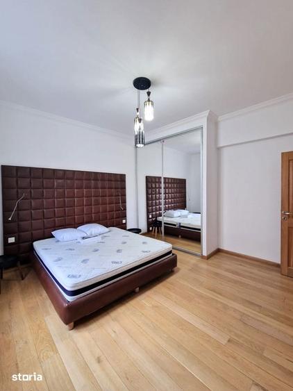 Apartament cu 3 camere în Romană