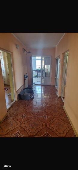 Casă cu 3 camere cu Teren 250 Mp în Central