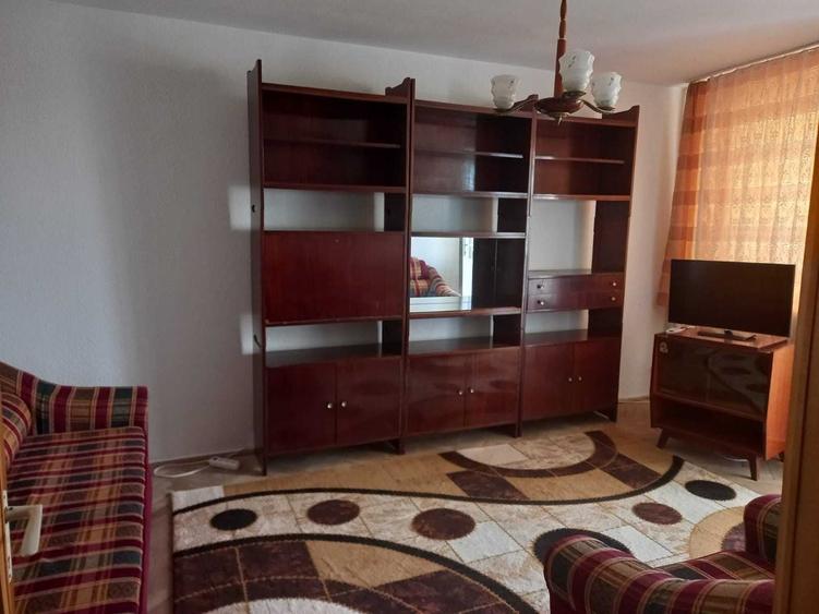 Apartament cu 2 camere decomandat în Exterior Vest