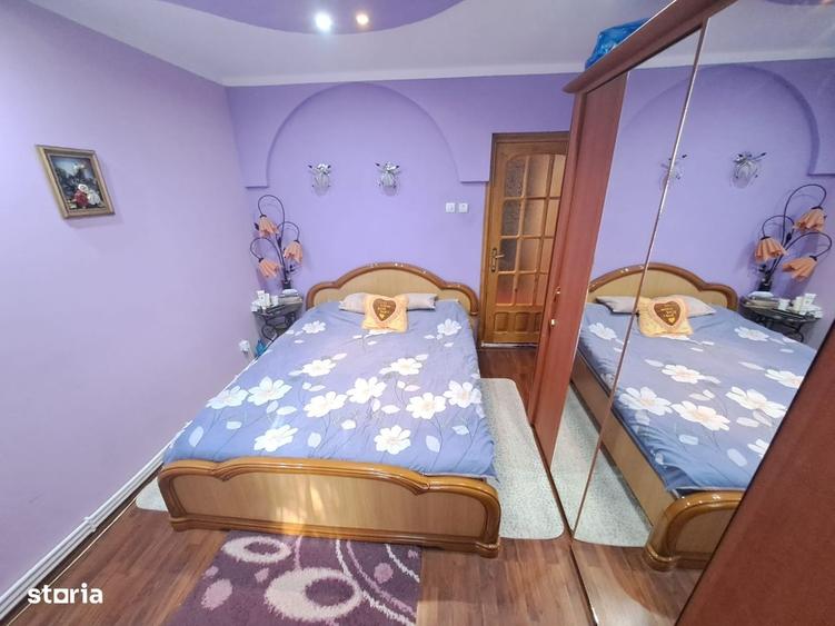 Apartament cu 4 camere în Tecuci