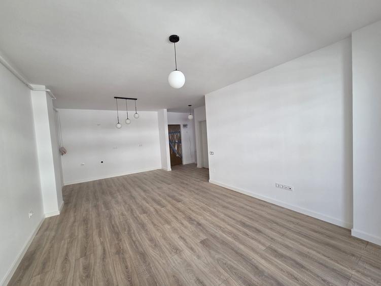 Apartament cu 2 camere semidecomandat în Florești