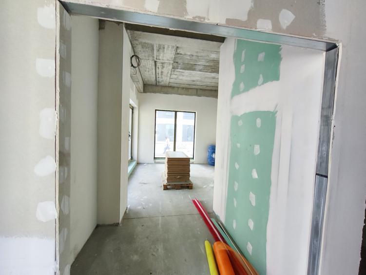 Spațiu comercial, de 100.7200012207 mp, în Tomis Nord
