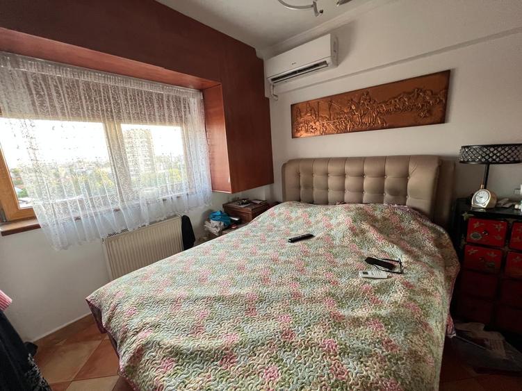 Apartament cu 4 camere decomandat în Iancului