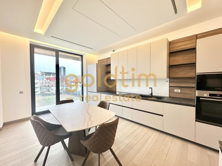 Apartament cu 5 camere decomandat, mobilat în Arcul de Triumf