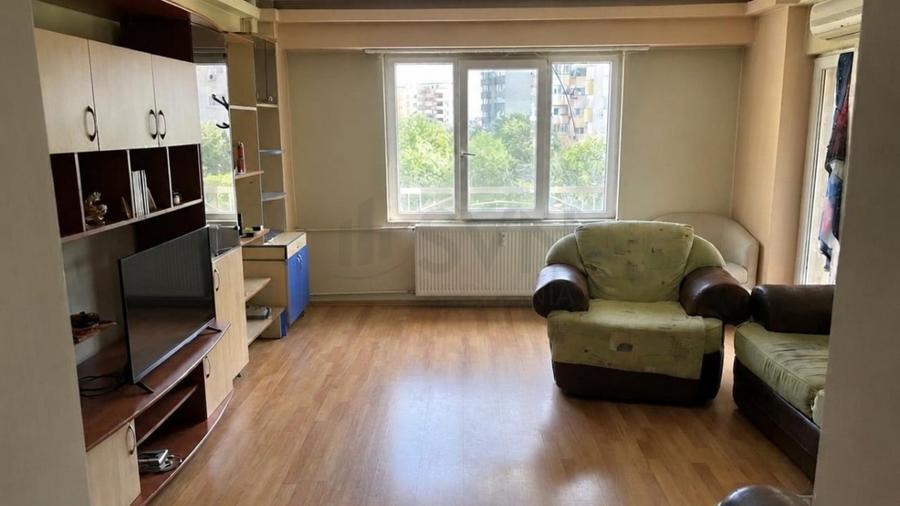Apartament cu 3 camere decomandat în Nerva Traian