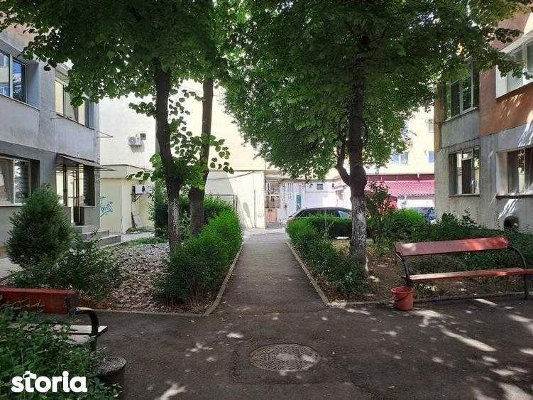 Apartament cu 2 camere semidecomandat, mobilat în Banat
