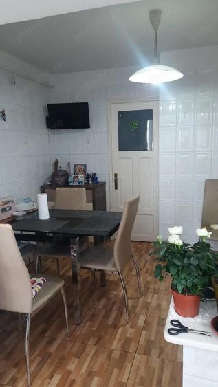 Apartament cu 3 camere decomandat, mobilat în Central