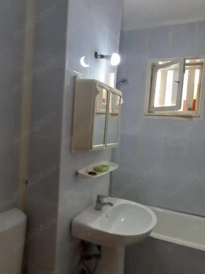 Apartament cu 2 camere semidecomandat în Simeria