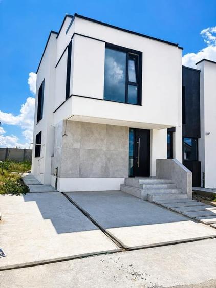 Casă individuală cu 4 camere cu Canalizare în Exterior Est