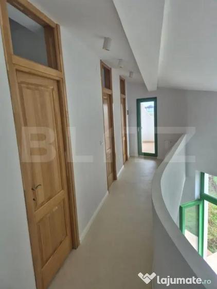 Casă cu 3 camere cu Teren 450 Mp în Central