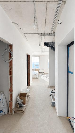 Apartament cu 4 camere decomandat în Central