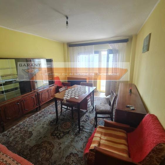 Apartament cu 3 camere decomandat în Găvana