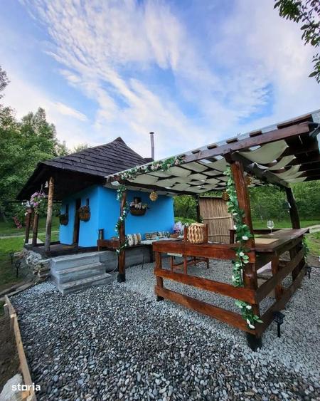 Casă cu 4 camere în Corbi