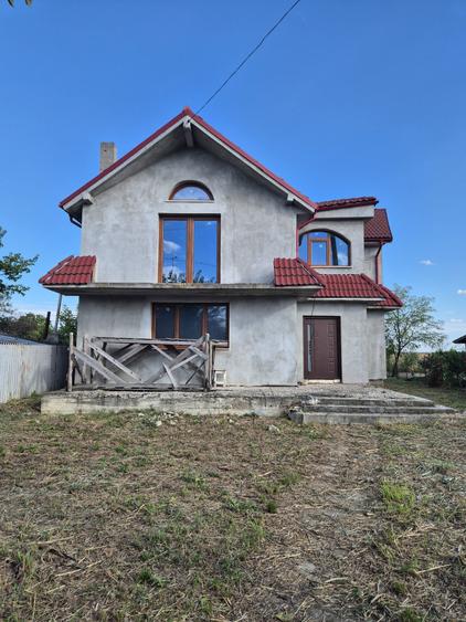 Casă cu 4 camere cu Teren 850 Mp în Boțârlău