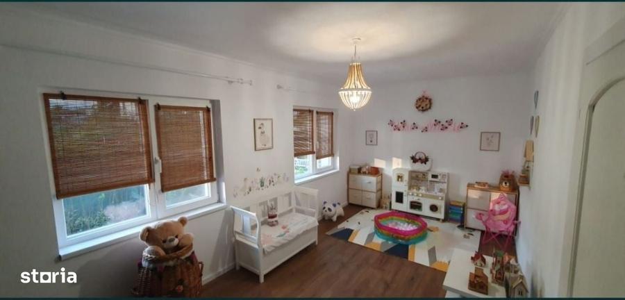 Casă cu 3 camere cu Teren 695 Mp în Central