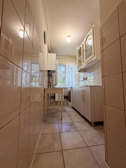 Apartament cu 3 camere semidecomandat în Circumvalațiunii