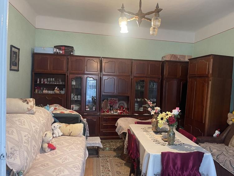 Casă cu 2 camere în Central