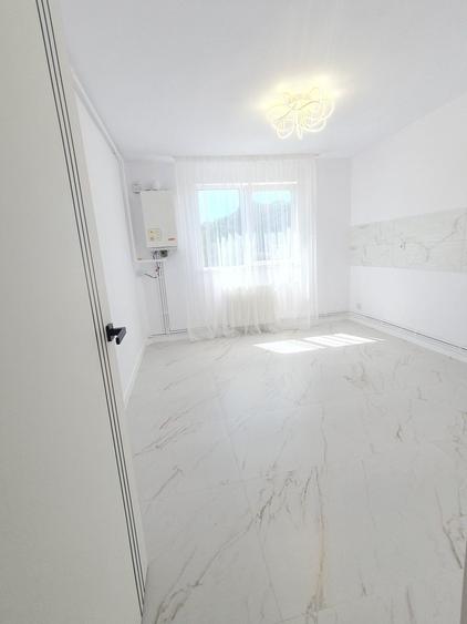 Apartament cu 2 camere decomandat în Noua