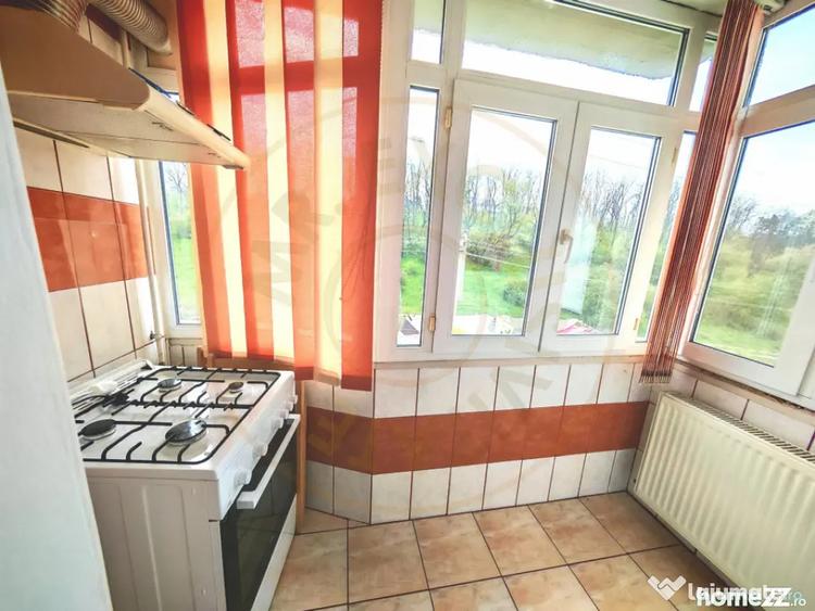 Apartament cu 2 camere decomandat, mobilat în Central