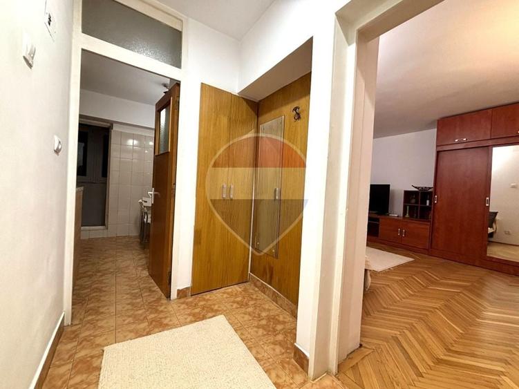 Garsonieră decomandată, mobilată în Central