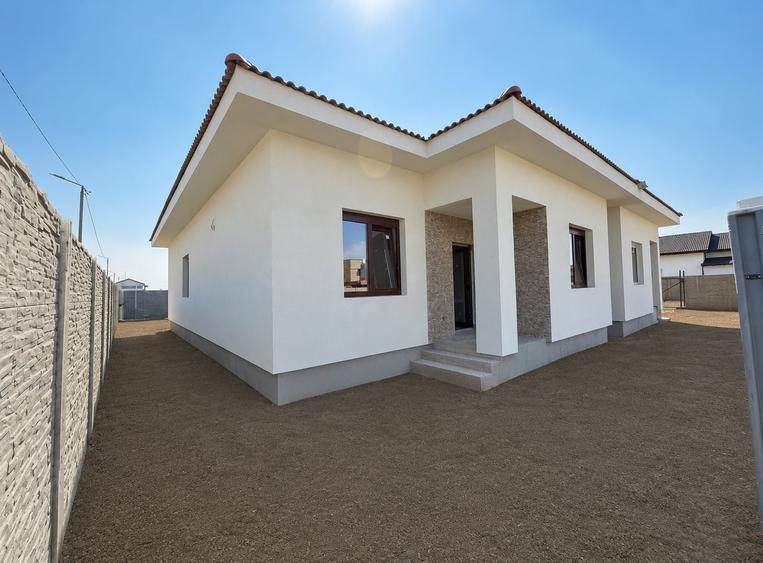 Duplex cu 4 camere cu Canalizare în Giroc