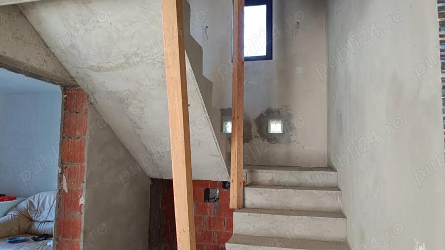Casă cu 5 camere în Câmpinița