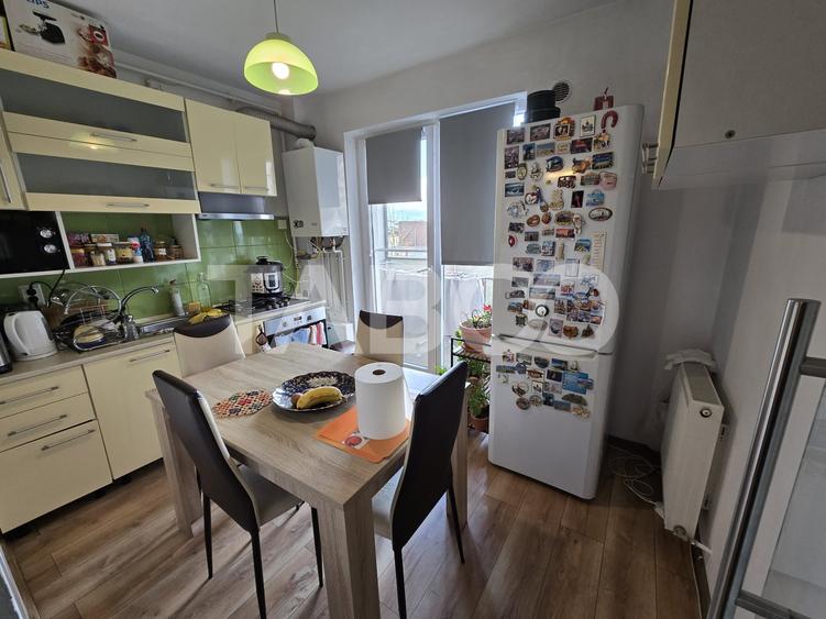 Apartament cu 2 camere semidecomandat, mobilat în Periferie